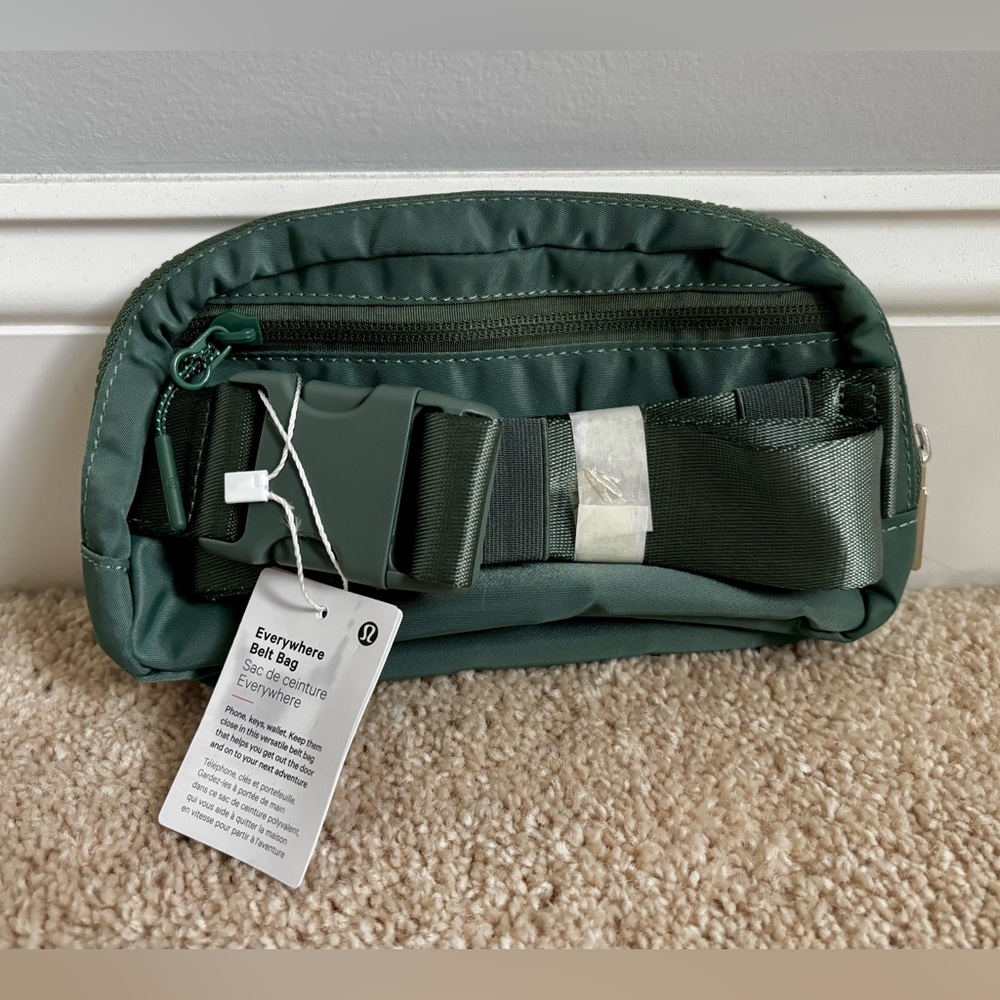 Lululemon Everywhere Belt Bag - Picture 3 of 3